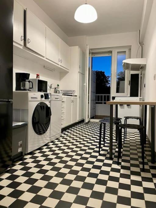 Spacious Apartment Next To Parc Du Cinquantenaire Брюссель Экстерьер фото